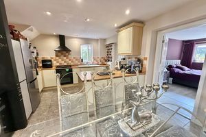 Kitchen/Diner- click for photo gallery